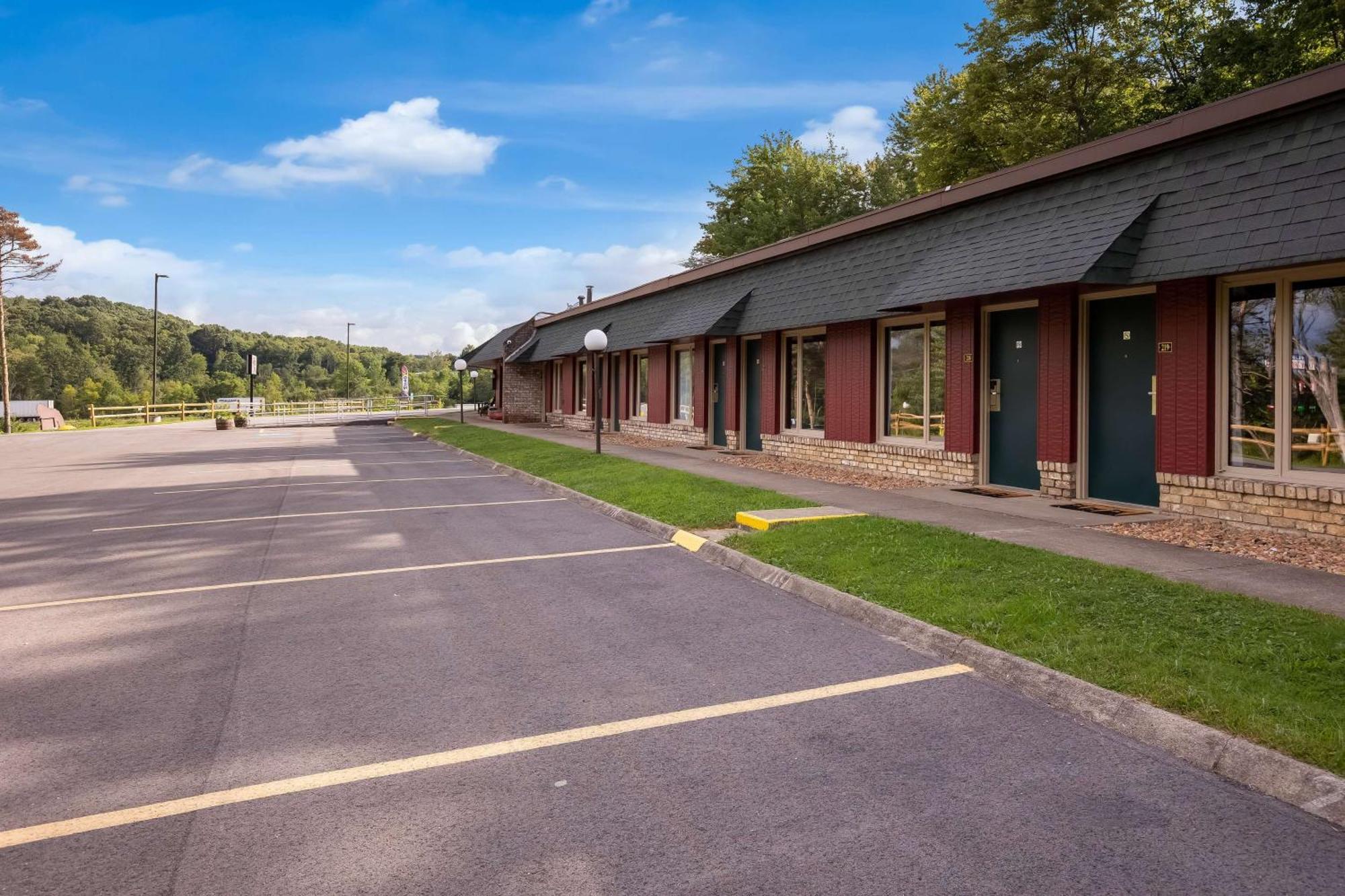 Travelodge By Wyndham Emlenton Exterior foto